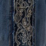 CROPPED JEANS WITH LACE DEATIL