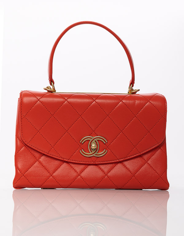 2025.03.19Eshop_154 CHANEL - Red Trendy CC Spirit top handle handbag