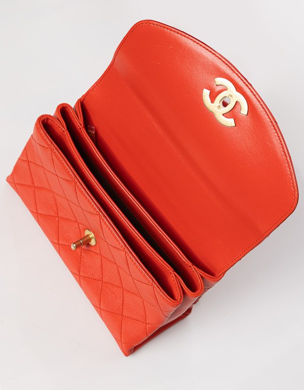 2025.03.19Eshop_155 CHANEL - Red Trendy CC Spirit top handle handbag