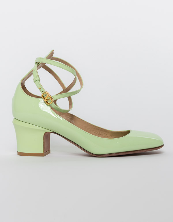 TAN-GO PATENT LEATHER PUMPS