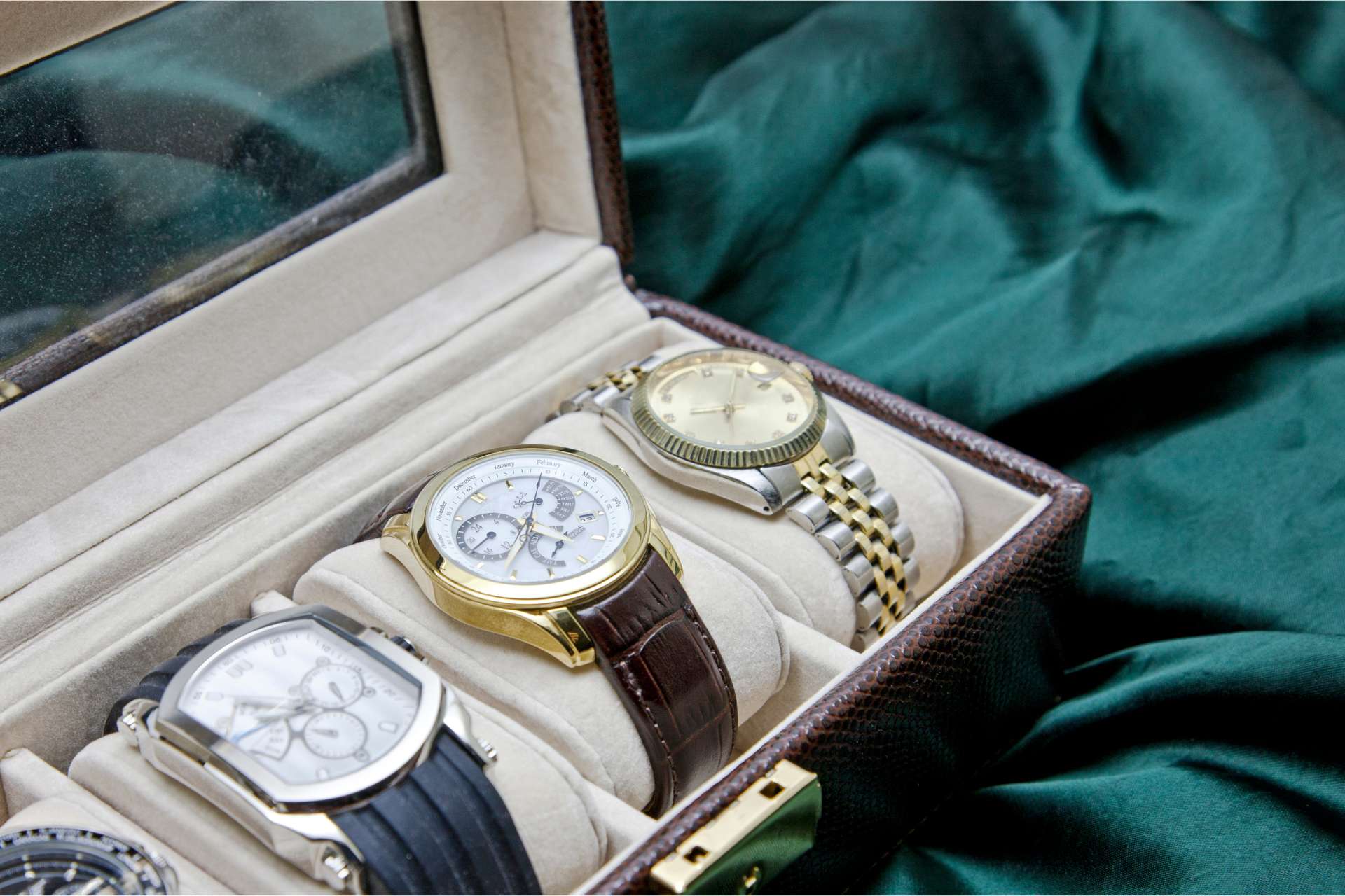 Pre owned luxury watches for sale elegant mens collection